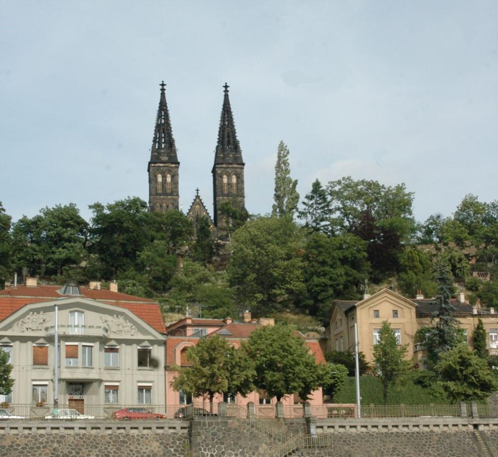 pohled_na_vysehrad_od_vltavy