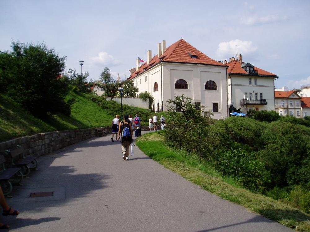 Cesta z Petřína ke Strahovskému kláštěru