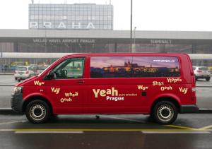 mobilní stánek na letišti Václava Havla Praha