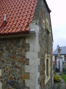 2549653_nárožní kámen jižní strana