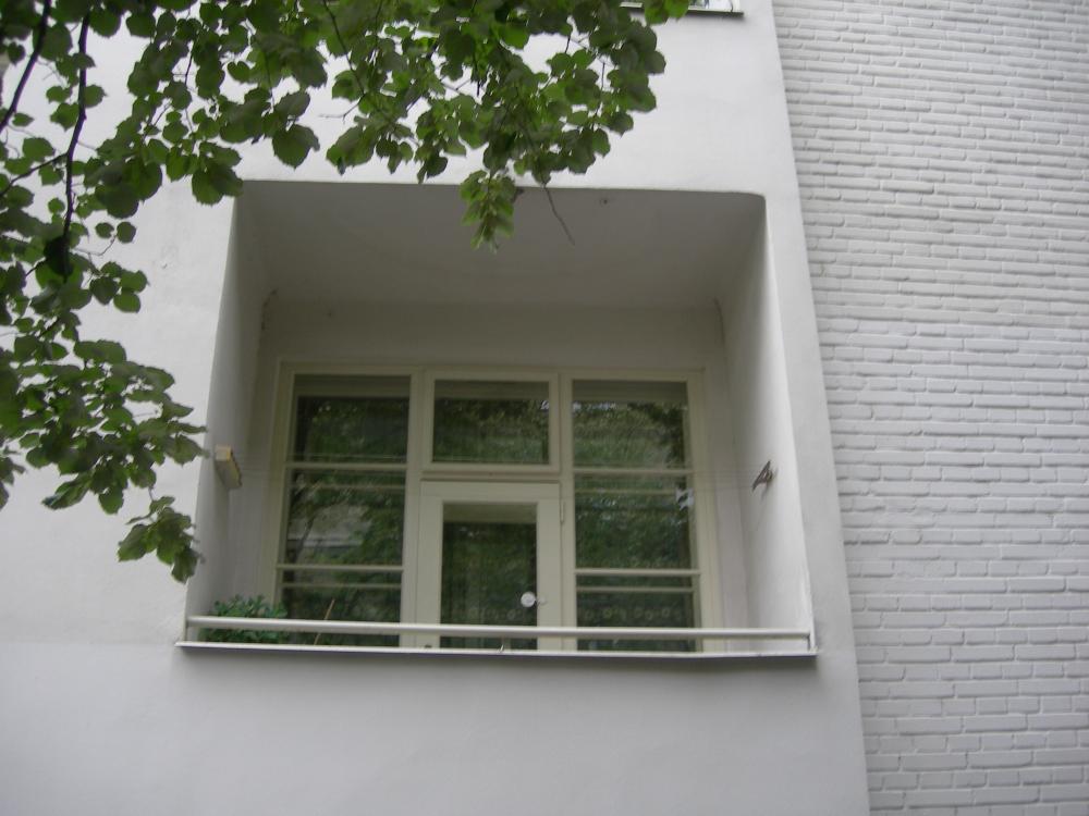 uliční fasáda - balkonová sestava