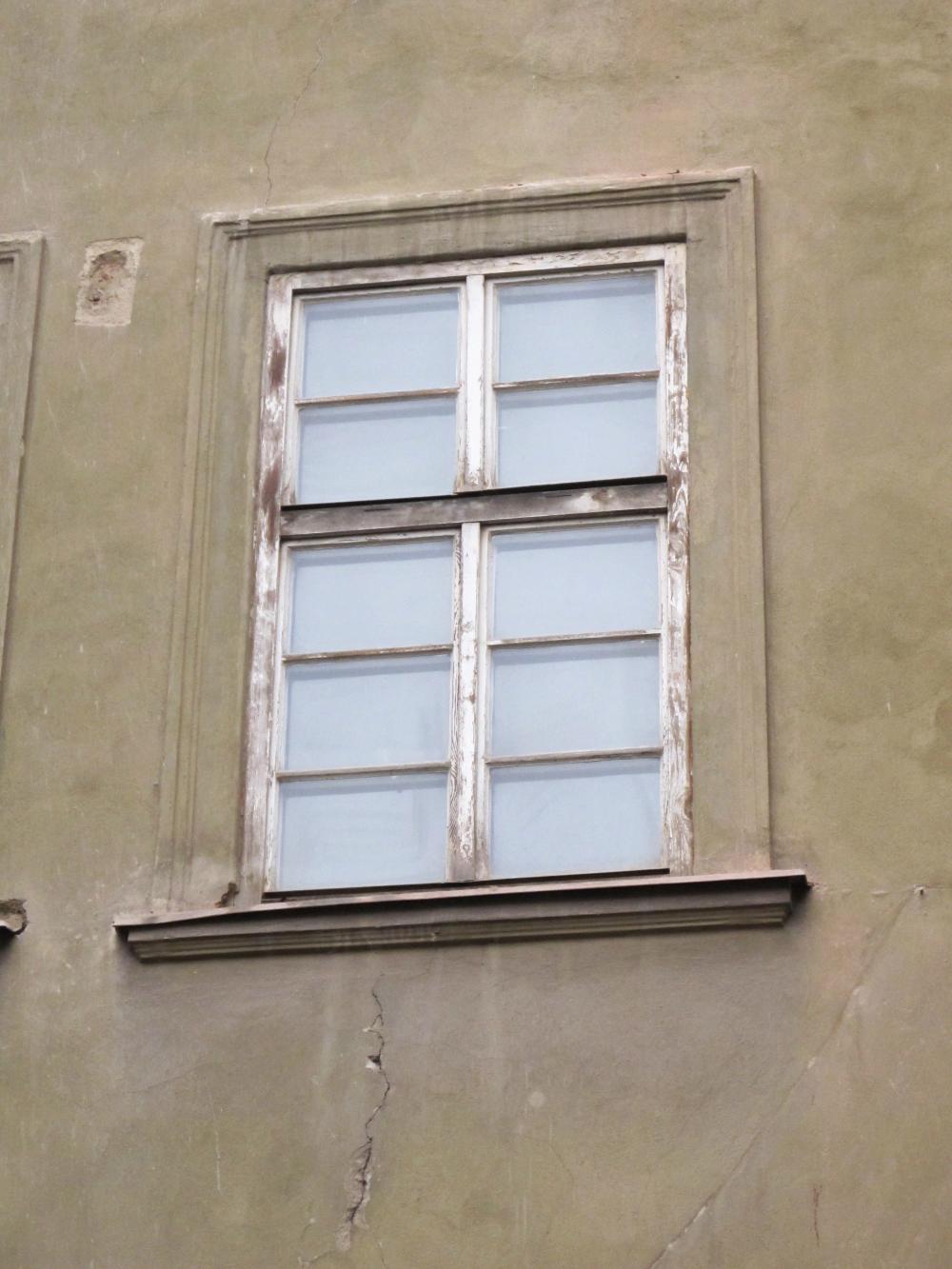 fasada_okna_pred_opravou_5