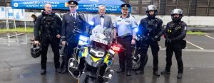 Policisté dostali nové sanitní motocykly s defibrilátory