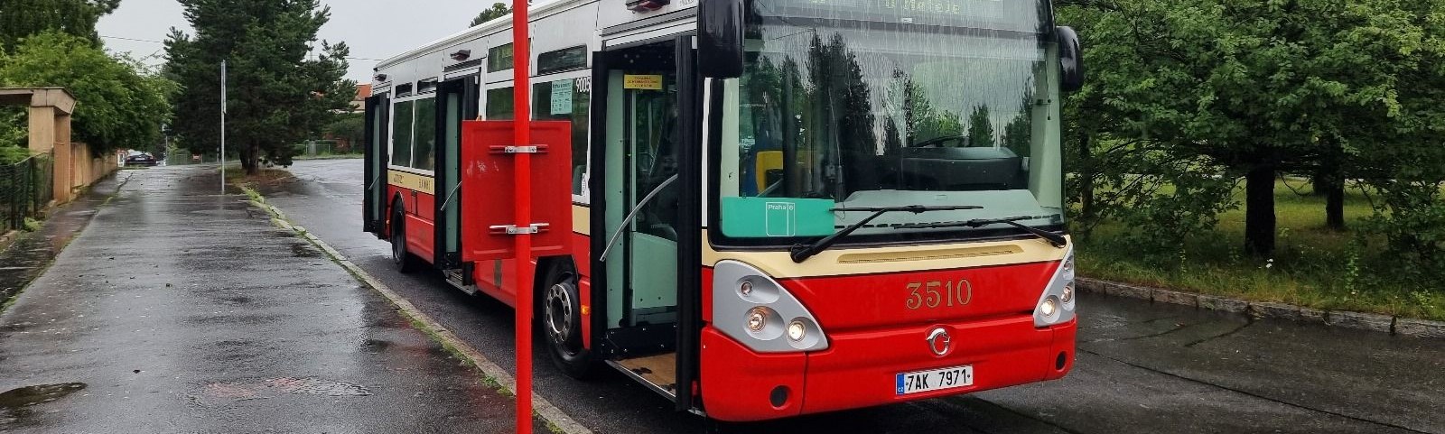 Ilustrační foto - školní linka