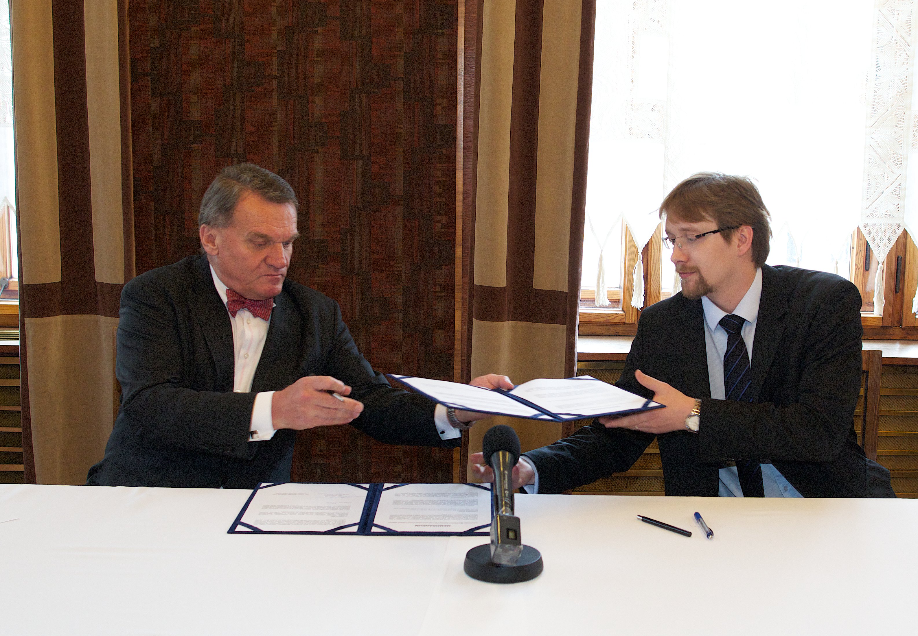 Primátor podepsal s ministrem dopravy memorandum o spolupráci