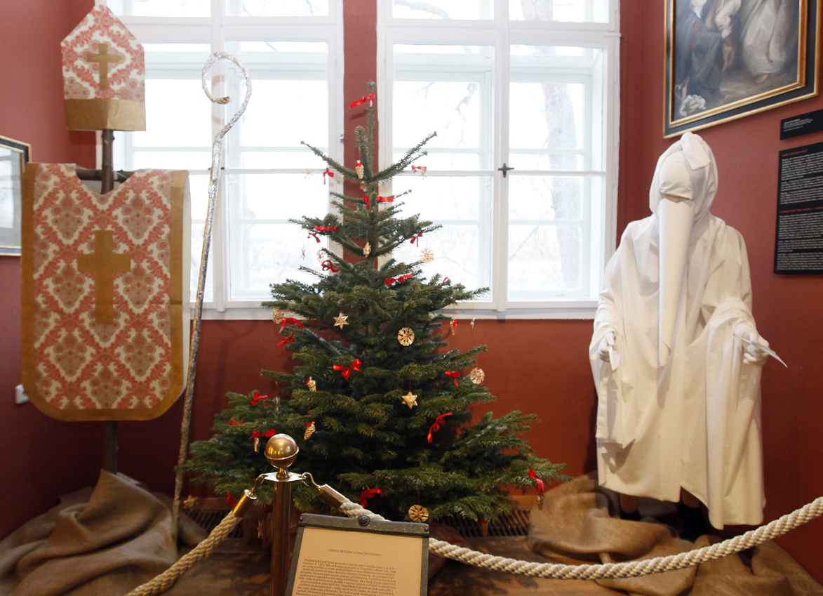 Vánoční strom je jedním ze symbolů Vánoc. A právě na něj se letošní výsava v Muzeu Karlova mostu také zaměřuje