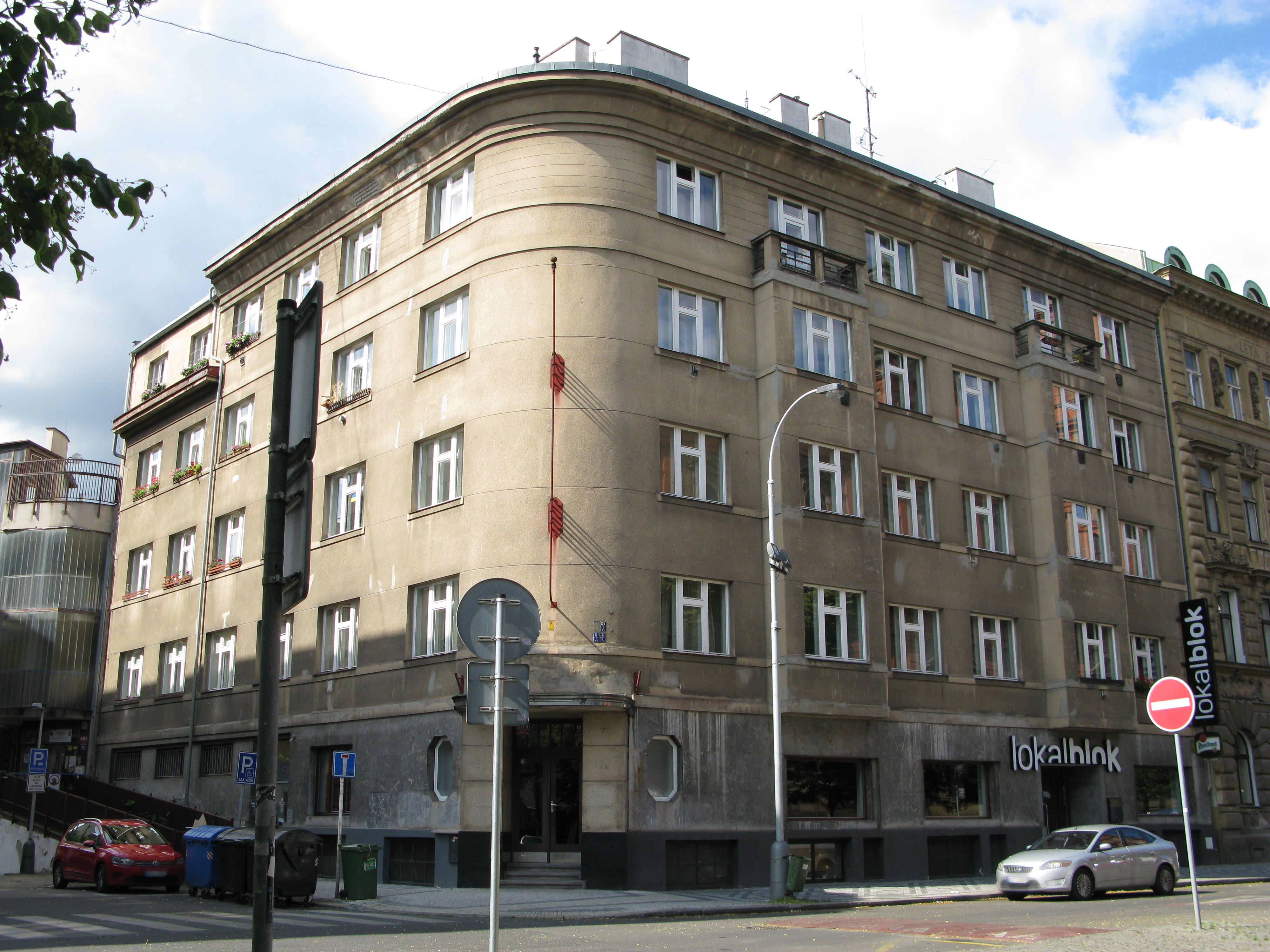 g068_náměstí 14 . října 2173_10