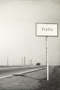 Miroslav Hák: Okraj Prahy, 1947, Uměleckoprůmyslové museum v Praze