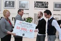 V rámci vernisáže výstavy byla udělena cena UniCredit Bank Prague Photo Young Award mladému umělci do 35 let Janu Přibylskému – jeho zástupci převzali z rukou primátora symbolický šek na 50 tisíc korun.